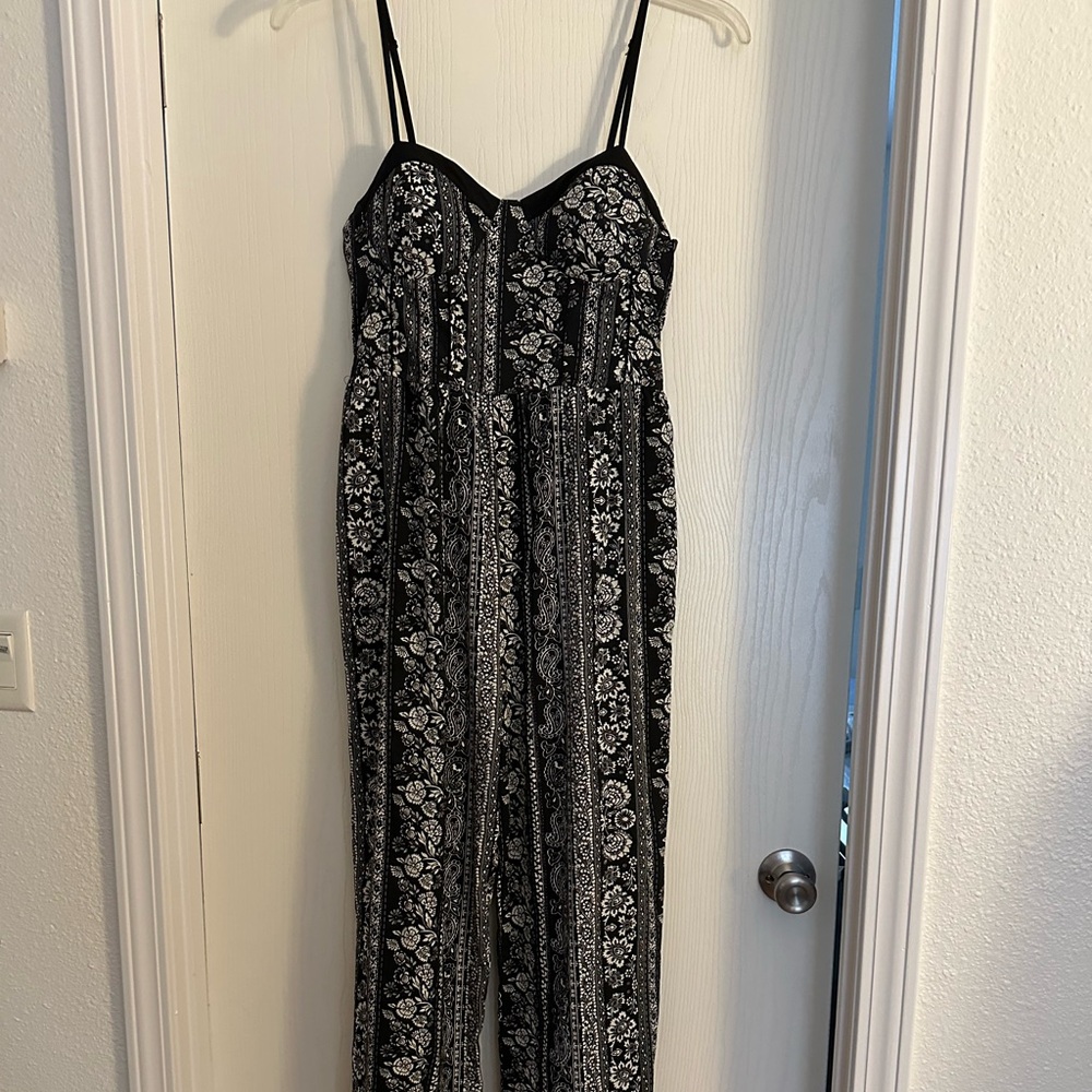 Band of gypsies black and white jumper size large